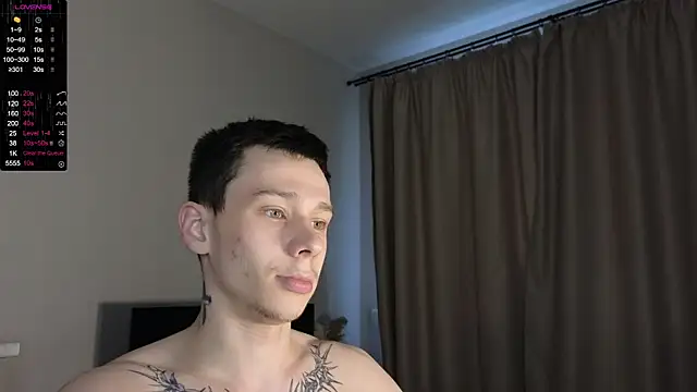 Snapshot of R1mmo__ chatting on October 29, 2025, 8:35 am R1mmo online show from October 29, 2025, 8:35 am