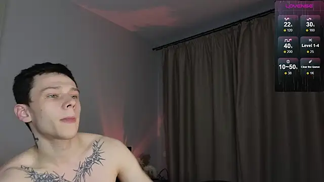 Snapshot of R1mmo__ chatting on November 13, 2025, 12:42 pm R1mmo online show from November 13, 2025, 12:42 pm