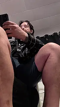 Armyexhibitionistvet online show from April 17, 2026, 4:15 am