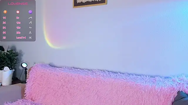 CrystalRey online show from November 15, 2025, 6:17 am