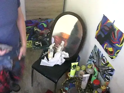 Snapshot of prcalek19 chatting on October 20, 2025, 7:20 am prcalek19 online show from October 20, 2025, 7:20 am