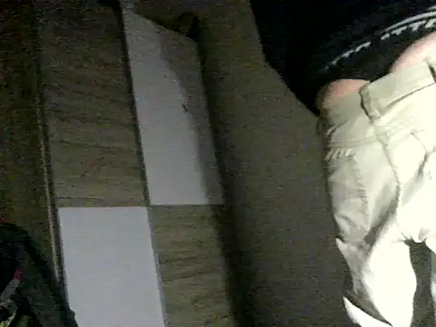 Snapshot of prcalek19 chatting on December 17, 2025, 4:45 pm prcalek19 online show from December 17, 2025, 4:45 pm