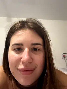 Snapshot of Milkissss chatting on October 23, 2025, 7:34 pm Milkissss online show from October 23, 2025, 7:34 pm