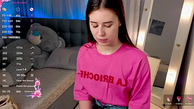 Milkissss online show from April 1, 2026, 5:20 am