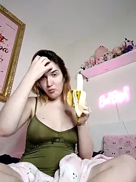 Icy  Diamond online show from September 27, 2025, 9:43 pm