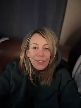 blondebitch2 online show from February 9, 2025, 7:15 am