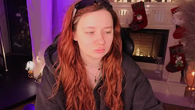 Snapshot of carolina_elf chatting on December 5, 2025, 2:37 pm carolina elf online show from December 5, 2025, 2:37 pm