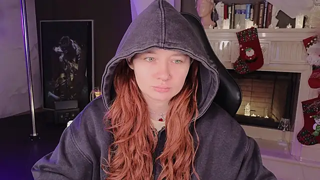 Snapshot of carolina_elf chatting on December 4, 2025, 12:37 pm carolina elf online show from December 4, 2025, 12:37 pm