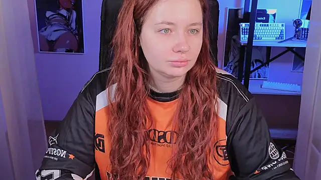 Snapshot of carolina_elf chatting on October 29, 2025, 7:18 am carolina elf online show from October 29, 2025, 7:18 am