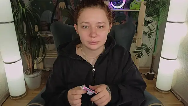 Snapshot of carolina_elf chatting on March 16, 2025, 12:55 pm carolina elf online show from March 16, 2025, 12:55 pm