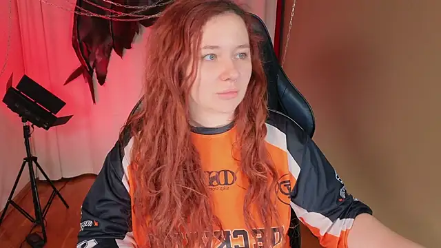 Snapshot of carolina_elf chatting on November 4, 2025, 6:06 am carolina elf online show from November 4, 2025, 6:06 am