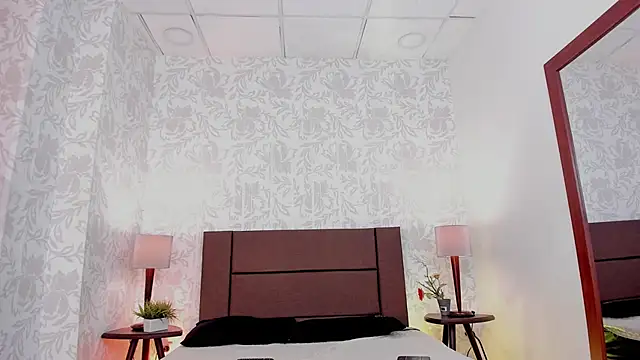 xenia golden online show from November 28, 2025, 2:39 pm