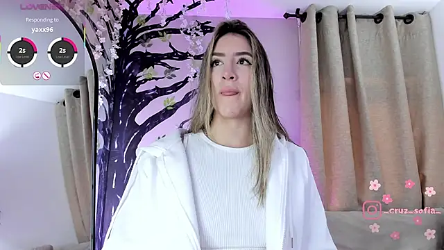  AlejaCruz  online show from February 1, 2026, 12:14 pm