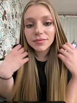 Snapshot of adel_secret chatting on April 22, 2026, 8:15 pm adel secret online show from April 22, 2026, 8:15 pm