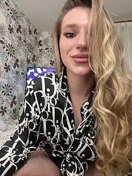 Snapshot of adel_secret chatting on February 4, 2026, 9:10 pm adel secret online show from February 4, 2026, 9:10 pm