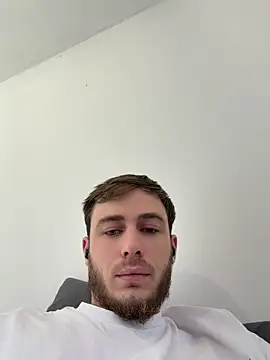 Julian128 online show from April 18, 2026, 8:49 am