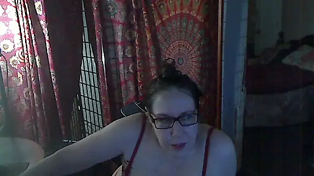 Snapshot of Ireallysquirt chatting on February 11, 2026, 11:04 pm Ireallysquirt online show from February 11, 2026, 11:04 pm