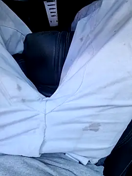 robertilevis online show from March 19, 2025, 4:34 pm