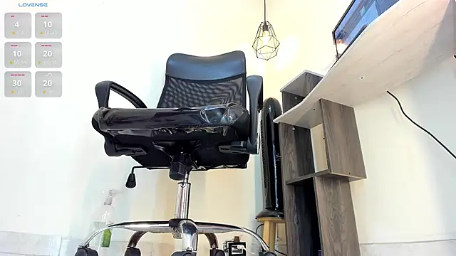 Snapshot of victoria_Christie chatting on September 17, 2025, 10:17 am victoria Christie online show from September 17, 2025, 10:17 am