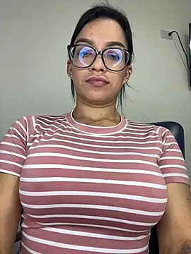 Snapshot of lulu_kis chatting on April 14, 2026, 2:27 am lulu kis online show from April 14, 2026, 2:27 am
