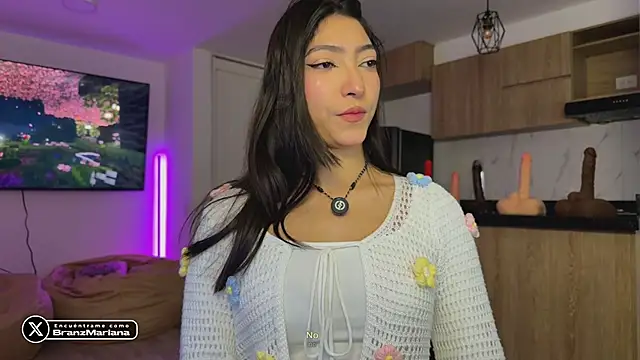 Snapshot of MarianaBranzz chatting on April 8, 2026, 4:08 pm MarianaBranzz online show from April 8, 2026, 4:08 pm