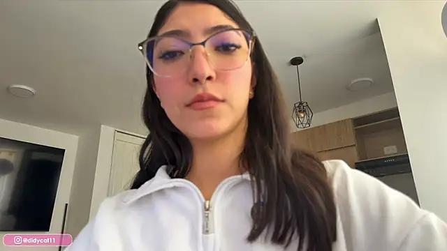 Snapshot of MarianaBranzz chatting on February 26, 2026, 5:46 pm MarianaBranzz online show from February 26, 2026, 5:46 pm