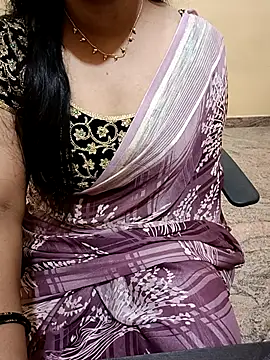 Snapshot of Nithya_05 chatting on November 5, 2025, 6:49 am Nithya 05 online show from November 5, 2025, 6:49 am