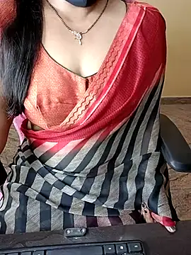 Snapshot of Nithya_05 chatting on January 14, 2026, 6:50 am Nithya 05 online show from January 14, 2026, 6:50 am
