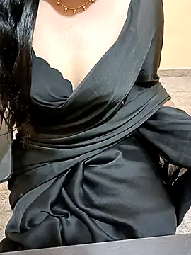 Snapshot of Nithya_05 chatting on November 7, 2025, 4:44 pm Nithya 05 online show from November 7, 2025, 4:44 pm