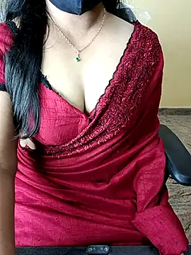 Snapshot of Nithya_05 chatting on December 15, 2025, 5:41 pm Nithya 05 online show from December 15, 2025, 5:41 pm