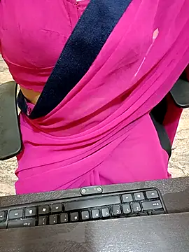 Snapshot of Nithya_05 chatting on November 18, 2025, 4:49 am Nithya 05 online show from November 18, 2025, 4:49 am