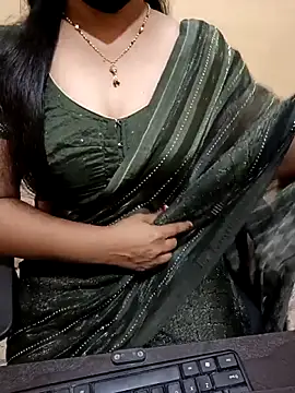 Snapshot of Nithya_05 chatting on October 30, 2025, 5:10 pm Nithya 05 online show from October 30, 2025, 5:10 pm