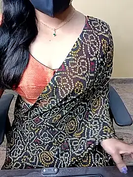 Snapshot of Nithya_05 chatting on November 24, 2025, 5:29 am Nithya 05 online show from November 24, 2025, 5:29 am
