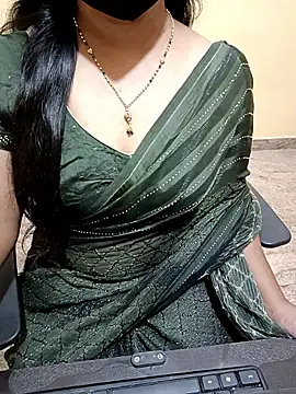 Snapshot of Nithya_05 chatting on November 10, 2025, 5:23 am Nithya 05 online show from November 10, 2025, 5:23 am