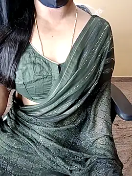 Snapshot of Nithya_05 chatting on December 15, 2025, 5:35 am Nithya 05 online show from December 15, 2025, 5:35 am