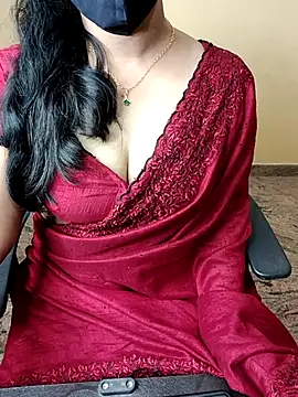 Snapshot of Nithya_05 chatting on November 25, 2025, 5:41 am Nithya 05 online show from November 25, 2025, 5:41 am