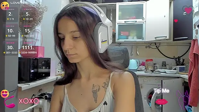 Snapshot of _Nika_Kik chatting on October 9, 2025, 3:01 pm Nika Kik online show from October 9, 2025, 3:01 pm