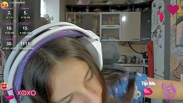 Snapshot of _Nika_Kik chatting on October 10, 2025, 8:37 am Nika Kik online show from October 10, 2025, 8:37 am