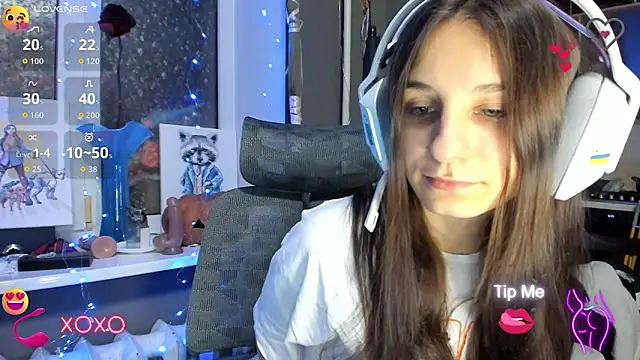 Snapshot of _Nika_Kik chatting on November 5, 2025, 6:33 pm Nika Kik online show from November 5, 2025, 6:33 pm