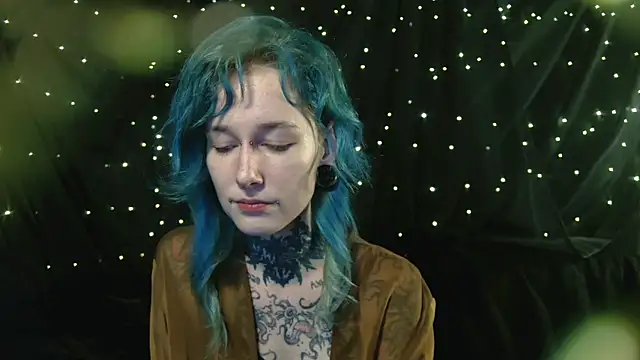 Littlespacemouse online show from November 18, 2025, 5:38 pm