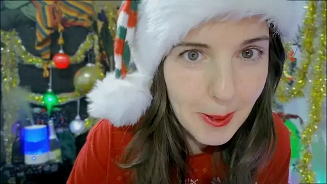 Snapshot of oxitocindi chatting on January 1, 2025, 12:32 am oxitocindi online show from January 1, 2025, 12:32 am