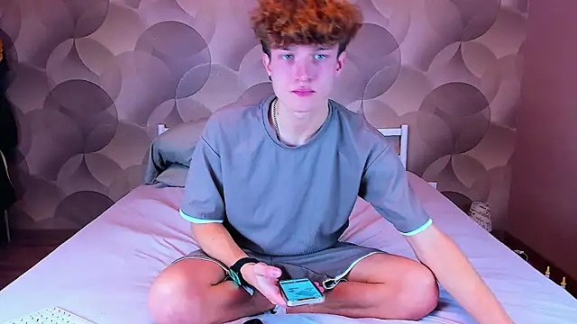 Snapshot of Ian_Flor chatting on December 1, 2025, 12:17 pm Ian Flor online show from December 1, 2025, 12:17 pm