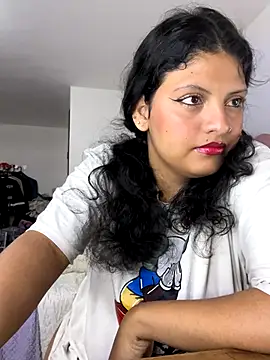 Snapshot of tati__22 chatting on September 17, 2025, 5:37 pm tati 22 online show from September 17, 2025, 5:37 pm