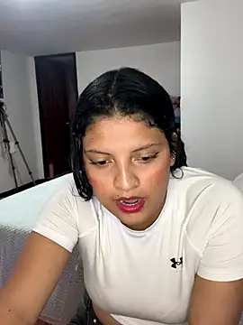 Snapshot of tati__22 chatting on September 27, 2025, 6:03 pm tati 22 online show from September 27, 2025, 6:03 pm