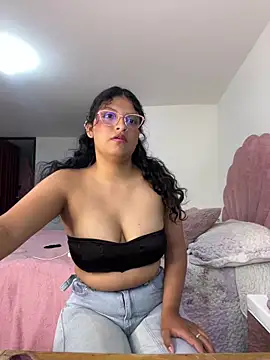 Snapshot of tati__22 chatting on October 6, 2025, 6:08 pm tati 22 online show from October 6, 2025, 6:08 pm