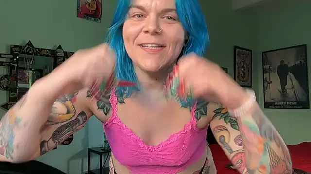 Snapshot of CherryBombBomb chatting on December 3, 2025, 10:31 pm CherryBombBomb online show from December 3, 2025, 10:31 pm