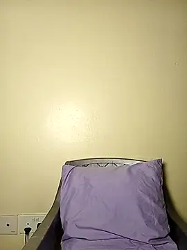 Snapshot of Ayrella02 chatting on September 11, 2025, 1:38 am Ayrella02 online show from September 11, 2025, 1:38 am