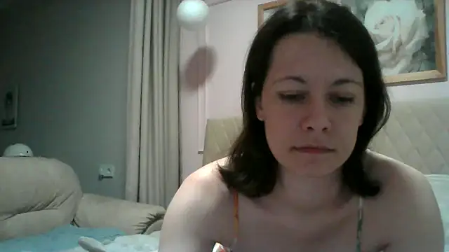 SunElizabeth online show from March 18, 2025, 4:17 pm