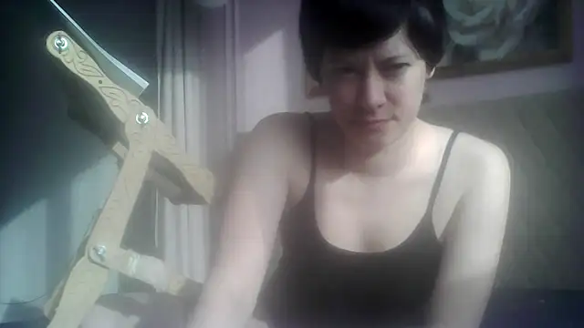 SunElizabeth online show from May 19, 2026, 2:51 am