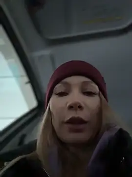 LavenderHot online show from March 8, 2026, 1:33 am